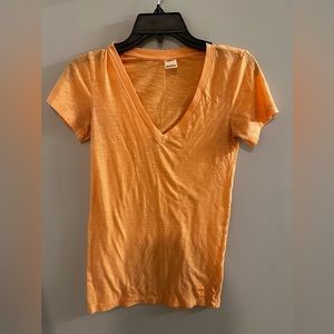 VS PINK VNECK T-SHIRT